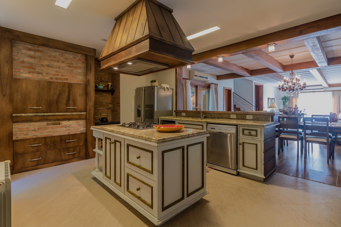 O charme das cozinhas integradas nos imóveis de Gramado